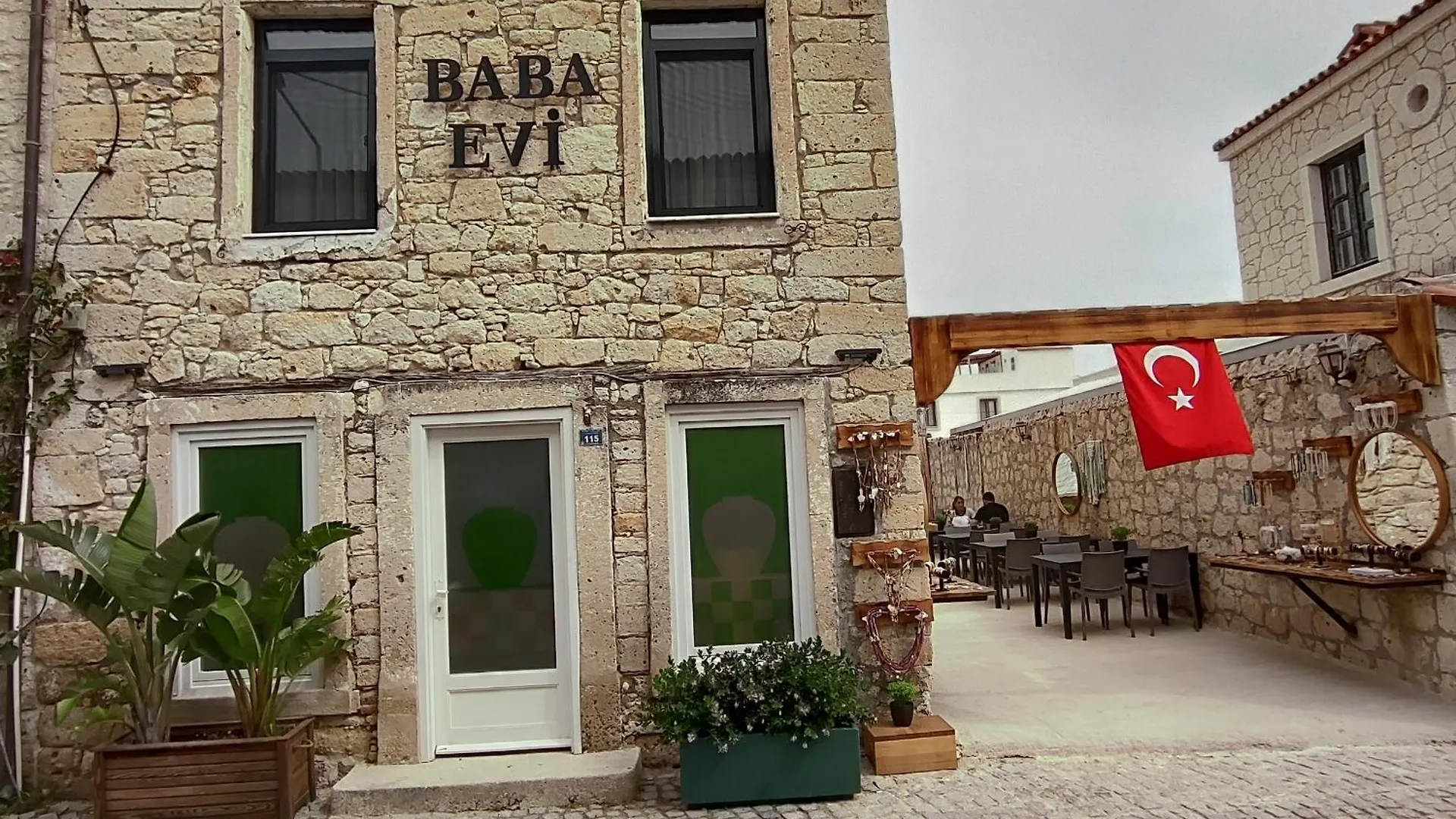 Baba Evi Alacati Çeşme