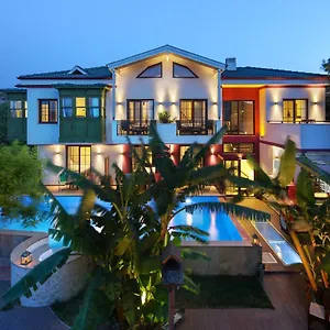 Otel Cesmekes, Çeşme