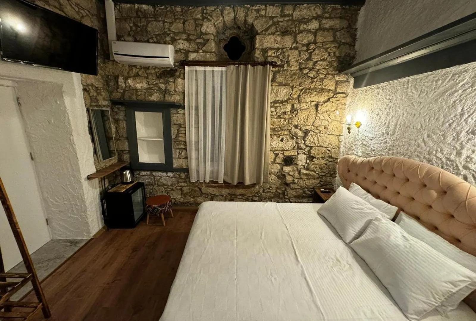 Baba Evi Alacati Cesme